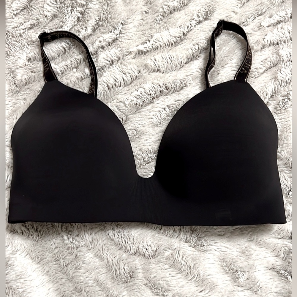 VICTORIA’S SECRET THE T-SHIRT LIGHTLY LINED BLACK BRAS